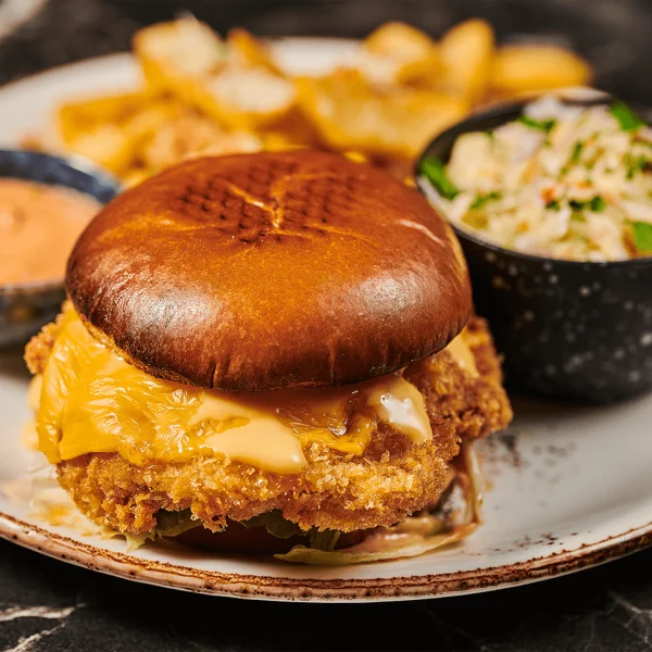 Burger crispy de pui