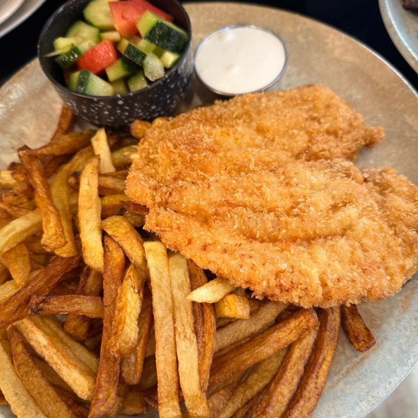 Snitel de pui & cartofi Steakhouse