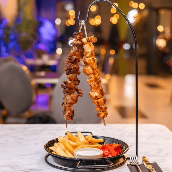 Souvlaki de pui si porc